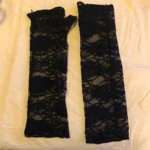Long Fingerless Lace Gloves